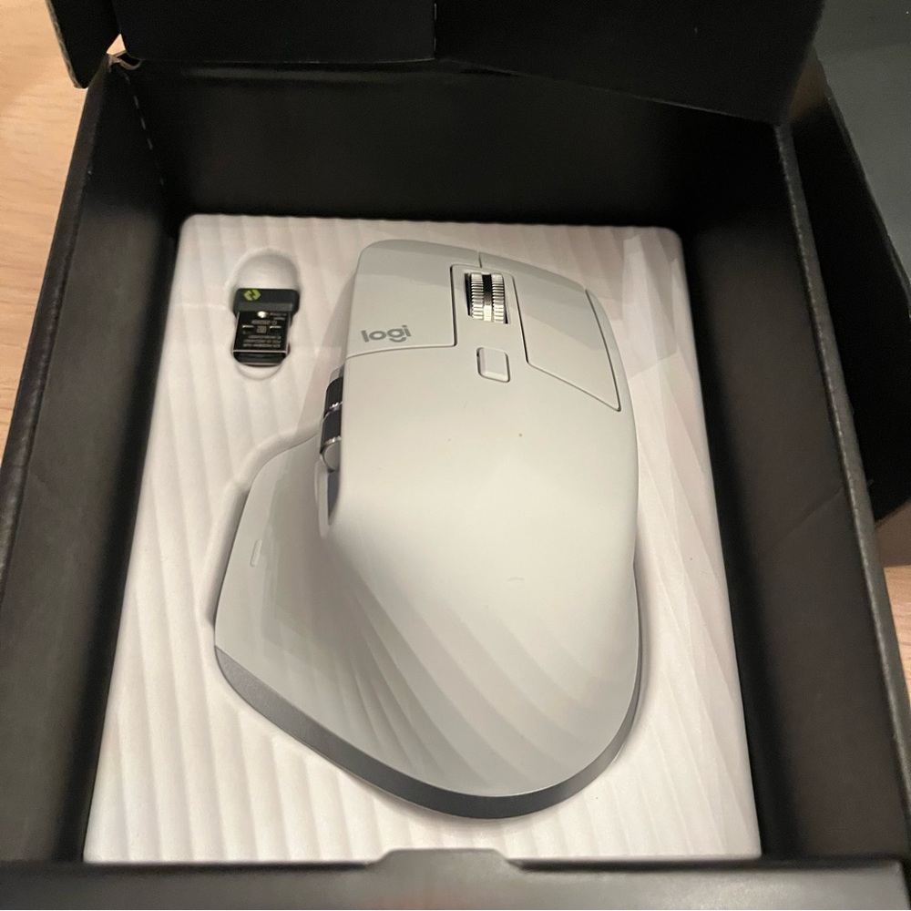 Logitech MX Master 3S Wireless Ergonomic Bluetooth & USB Mouse, pale gray New